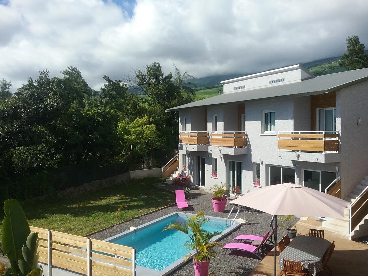 Les Canneliers Bed & Breakfast Сен-Лу Екстериор снимка