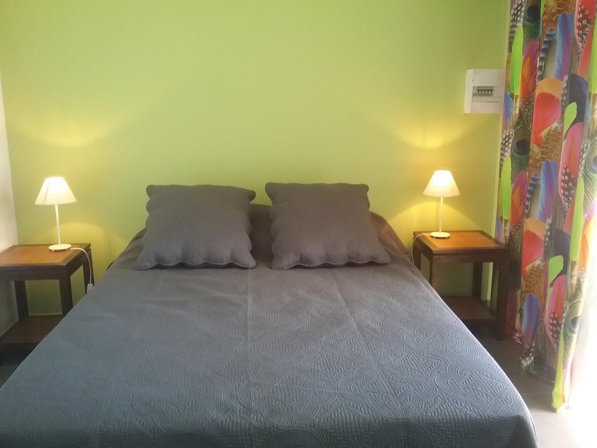 Les Canneliers Bed & Breakfast Сен-Лу Екстериор снимка