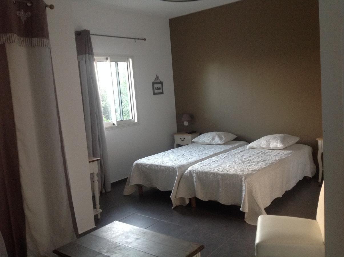 Les Canneliers Bed & Breakfast Сен-Лу Екстериор снимка